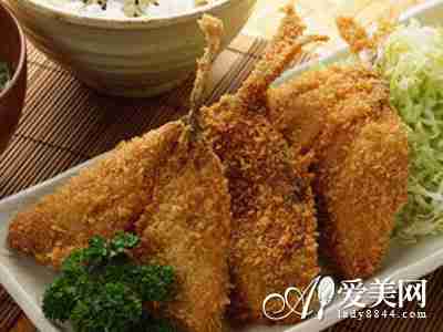  女人常喝可乐容易衰老 爱美别吃10种食物 